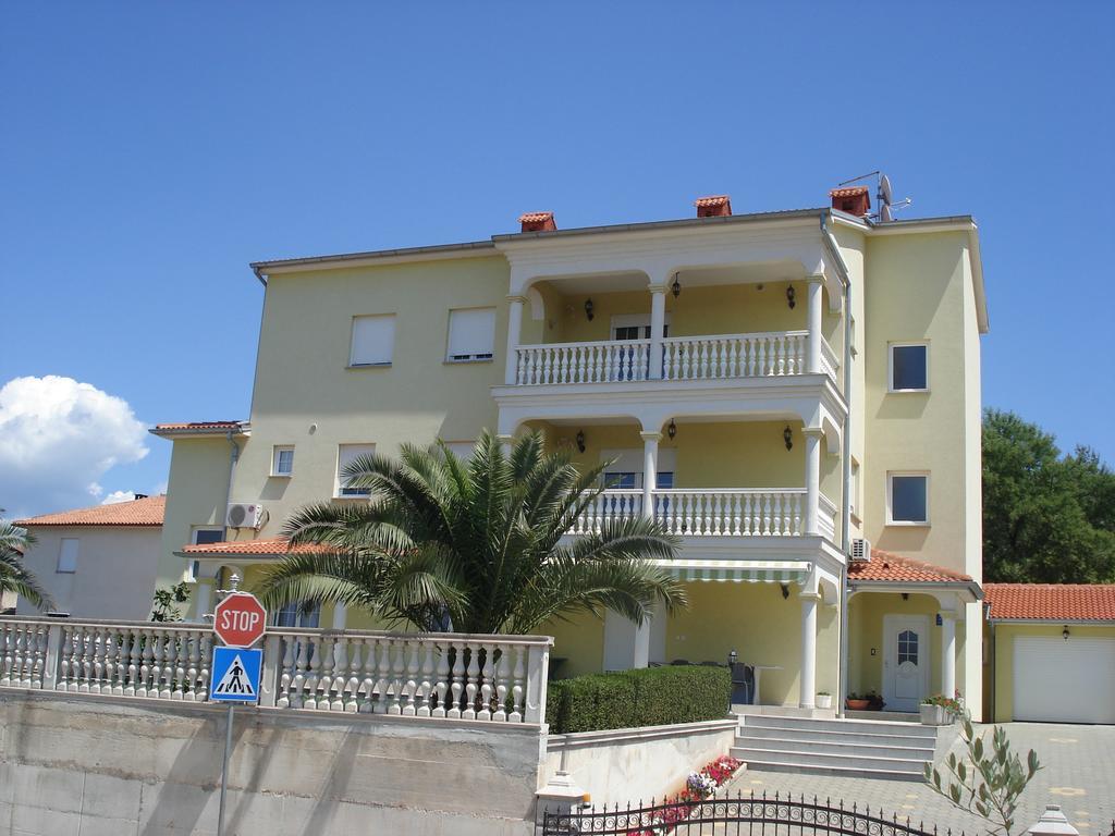 Apartment Komljenovic Пула Екстер'єр фото